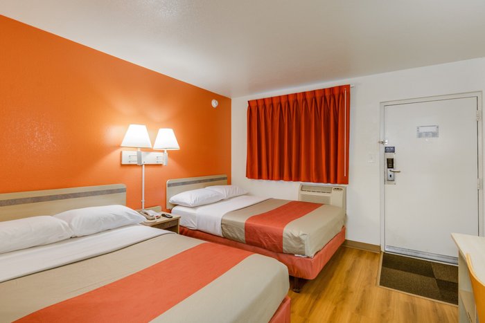 Motel 6 Schiller Park, IL - Chicago O'Hare Rooms: Pictures & Reviews