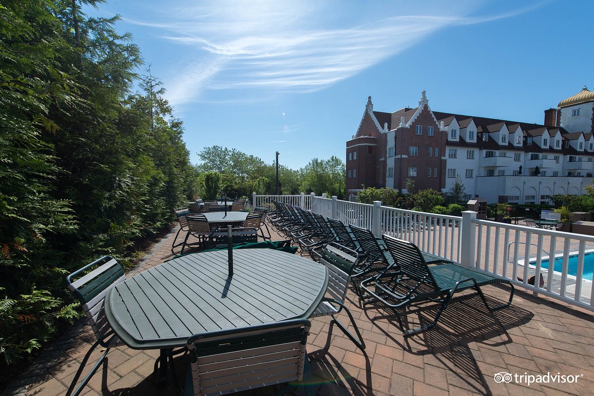 Montauk Manor Pool Pictures & Reviews - Tripadvisor