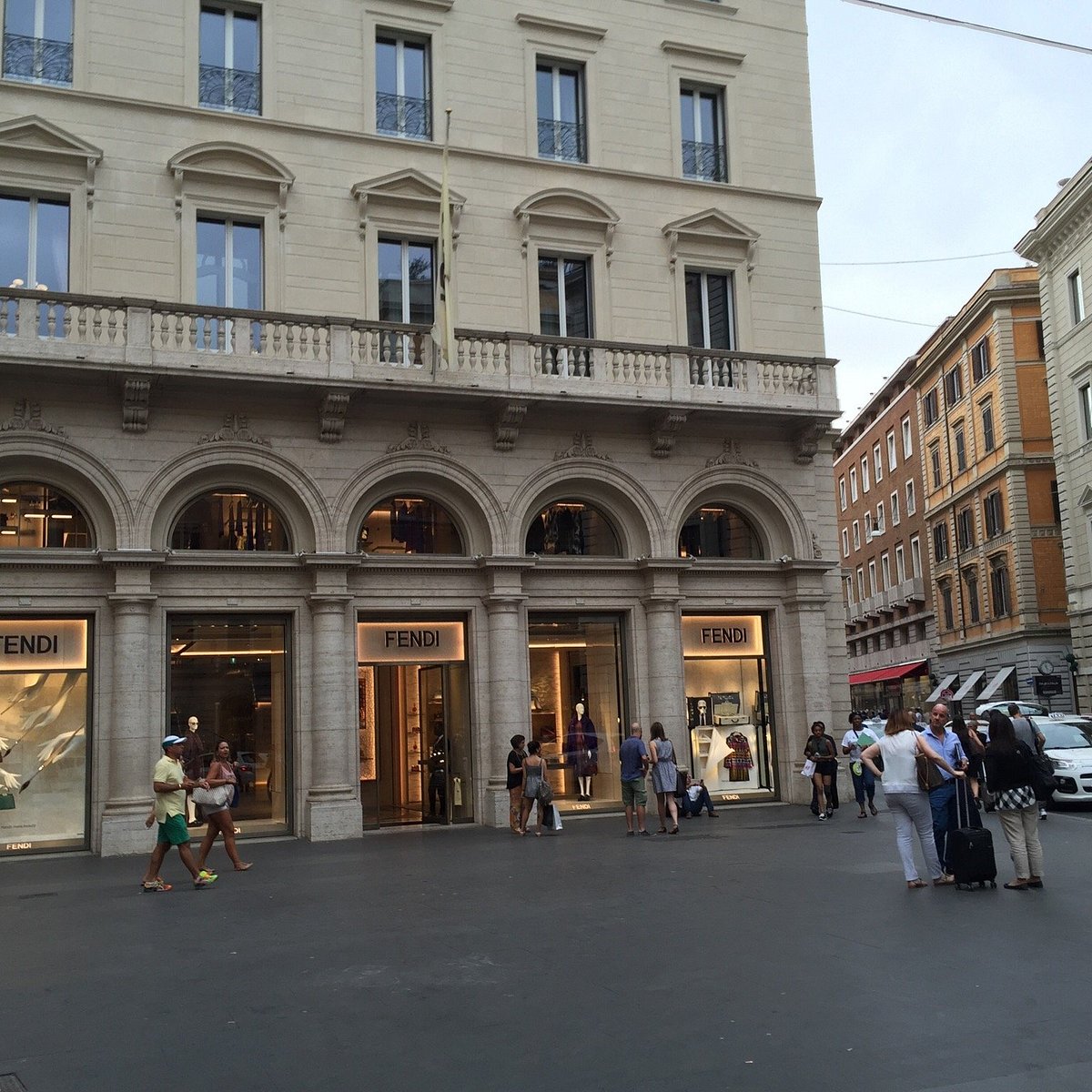 Shopping at the #fendi flagship store in #roma was fun and 💰💰💰💰#fy, fendi