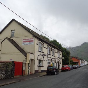 Hotel with on-street parking