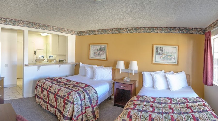 Double Beds Room