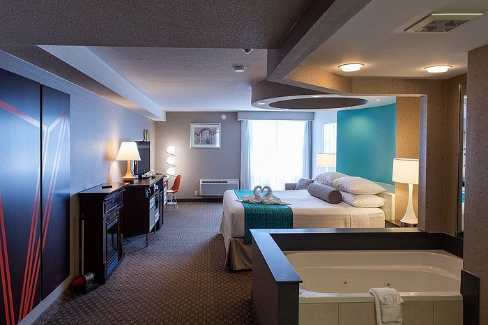 HOWARD JOHNSON PLAZA HOTEL BY WYNDHAM BY THE FALLS $58 ($̶8̶7̶) - Updated  2023 Prices & Reviews - Niagara Falls, Ontario