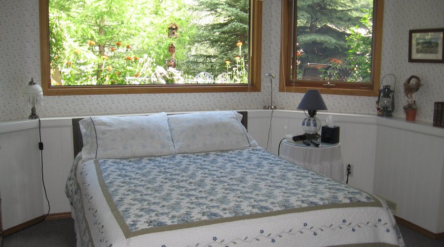 Homestead Suite room cool and bright in Summer