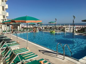 Piscina e spiaggia