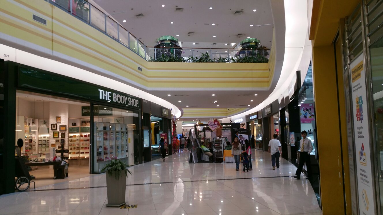 H and hotsell m aeon mall