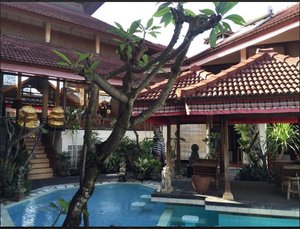 Pool & Beach