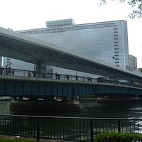 北側から見る