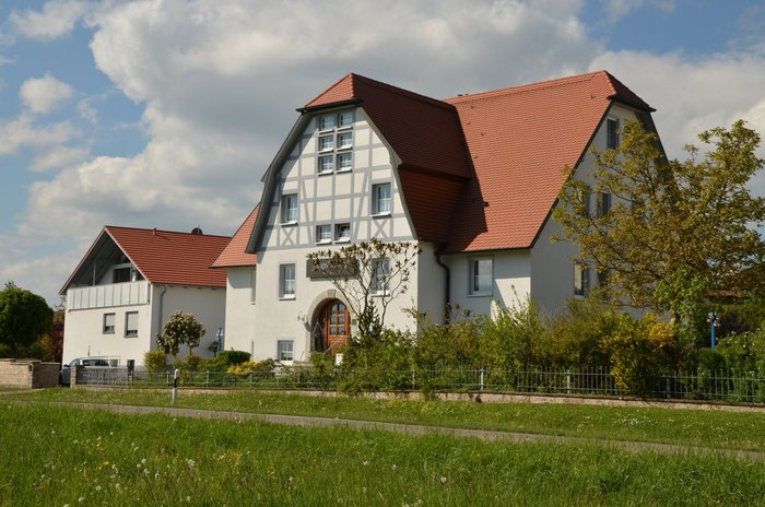 LANDHOTEL JAGDSCHLOSS - Prices & Lodge Reviews (Windelsbach, Germany)