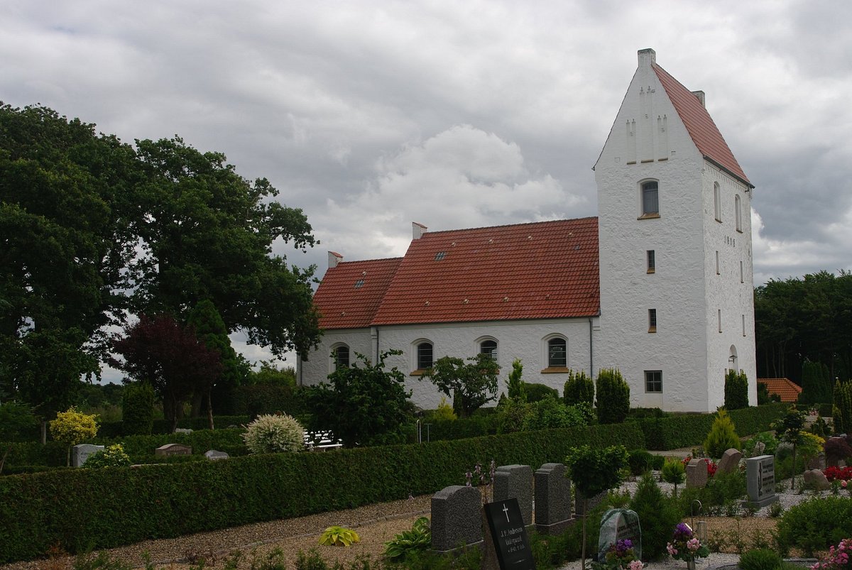 Nøvling Kirke (Vildbjerg, Danmark) anmeldelser -