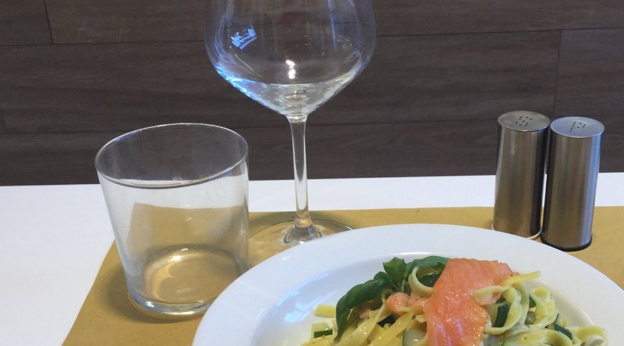 Tagliatelle zucchine e salmone....very good!!!
