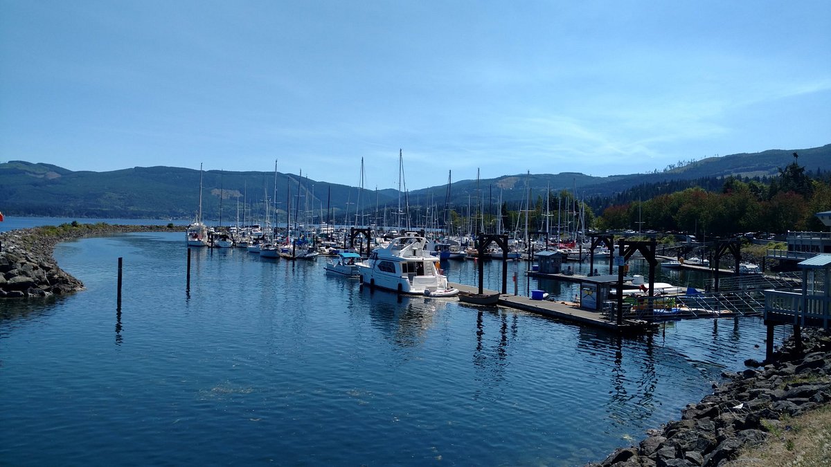 john wayne marina yacht club