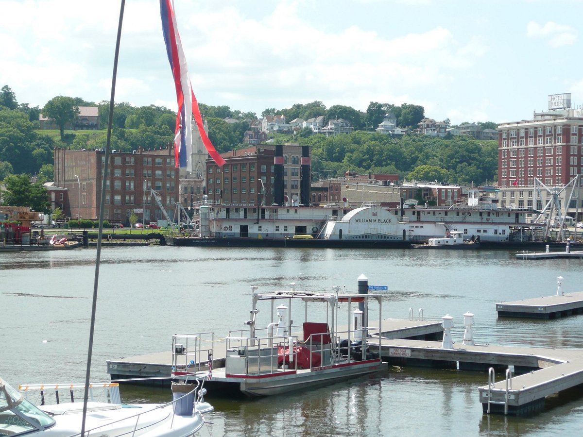 dubuque riverboat tours