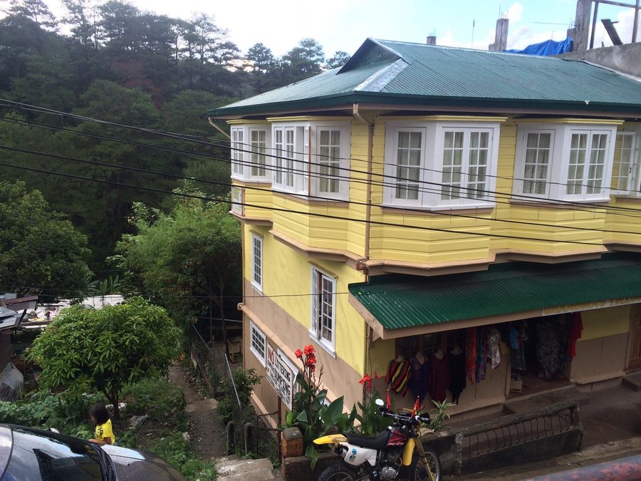 SAGADA GRANDMAS YELLOW HOUSE AND CAFE - Prices & Guest house Reviews ...