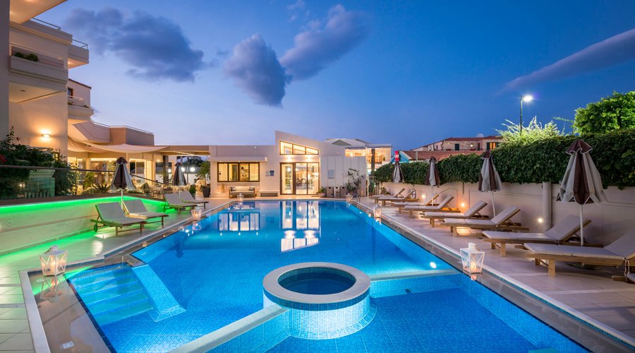 Oscar Suites & Village pool