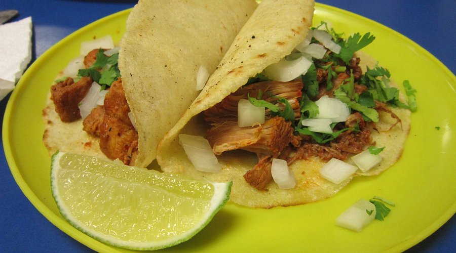El Azteca Restaurant y Taqueria