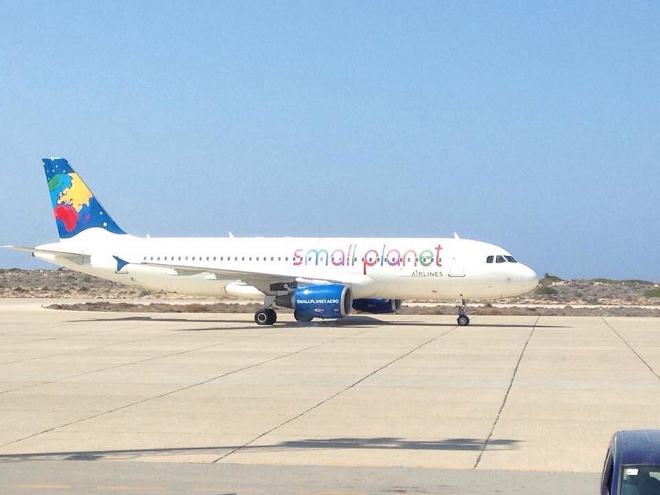 Small Planet Airlines [no longer operating Reviews and Flights ...