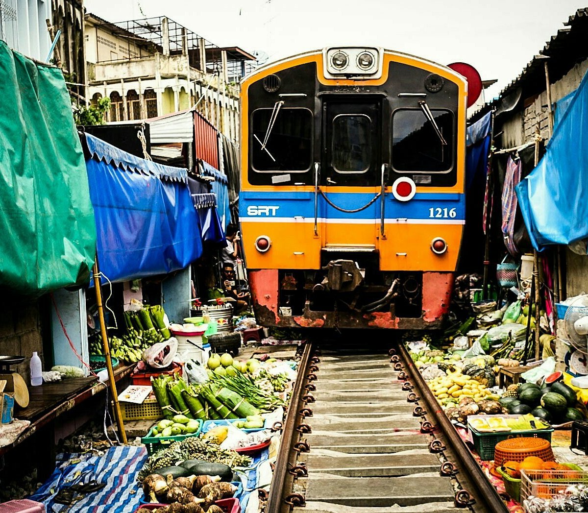 maeklong railway market tours