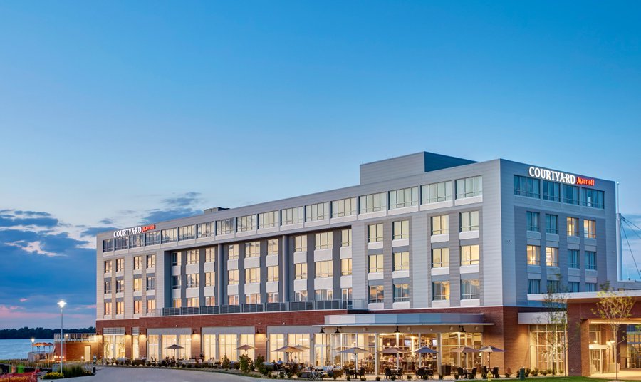Exterior at Courtyard by Marriott Erie Bayfront