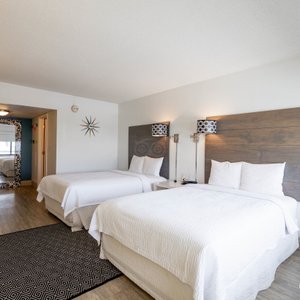 The Two Double Beds at the Beach House Dewey