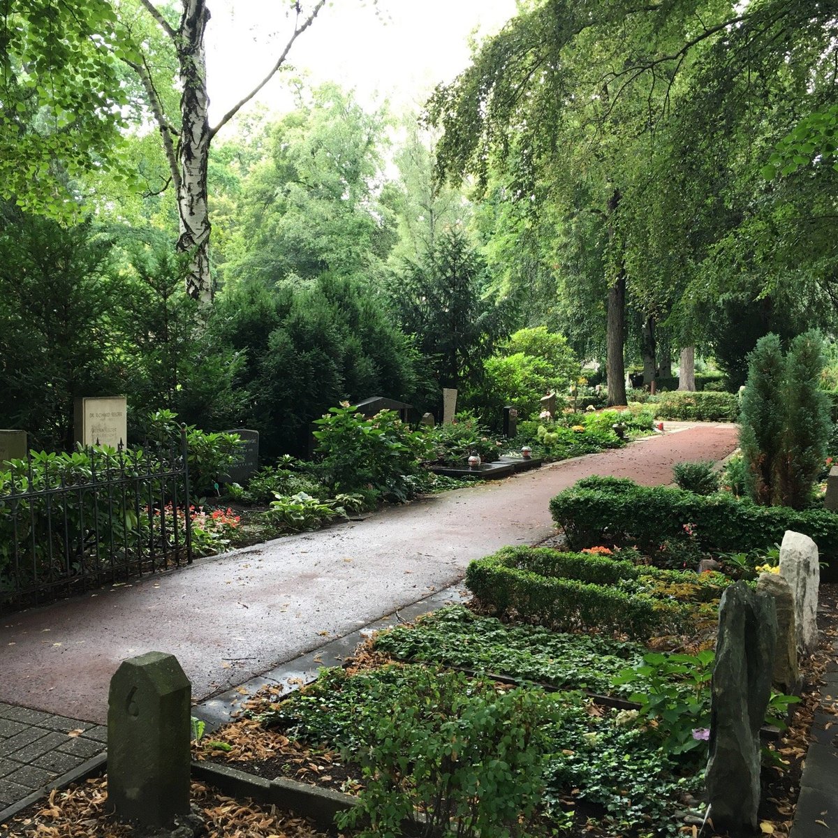 Marlene Dietrich Burial Site, Берлин - Tripadvisor