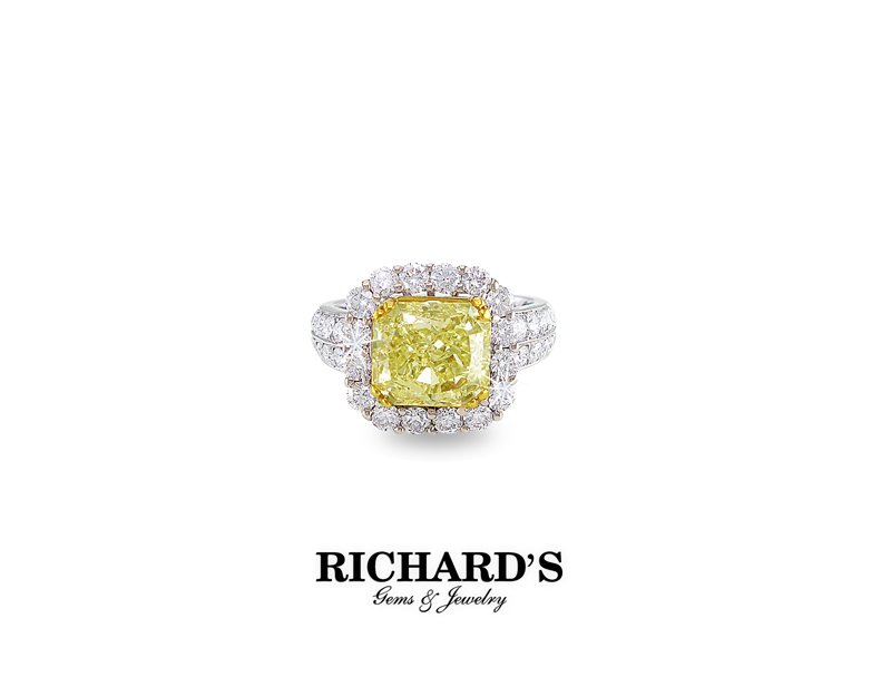 Richard S Gems And Jewelry Miami 2022 Lohnt Es Sich Mit Fotos   Cushion Cut Yellow Diamond 