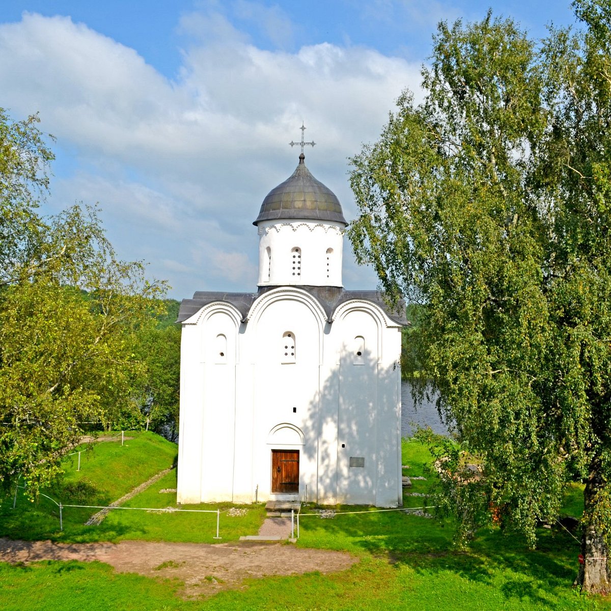 Георгиевская церковь ладога. Церковь Святого Георгия в старой Ладоге. Георгиевская Церковь (Старая Ладога). Георгиевская Церковь в Ладоге. Церковь Святого Георгия в Ладоге 12 век.