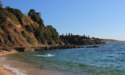 Plage adjacente au pied du camping 
