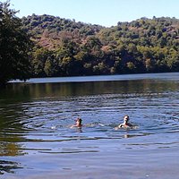 Un bel bagno nel lago