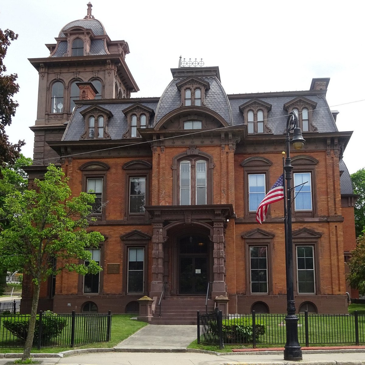 https://dynamic-media-cdn.tripadvisor.com/media/photo-o/0c/6e/48/fd/north-adams-public-library.jpg?w=1200&h=1200&s=1