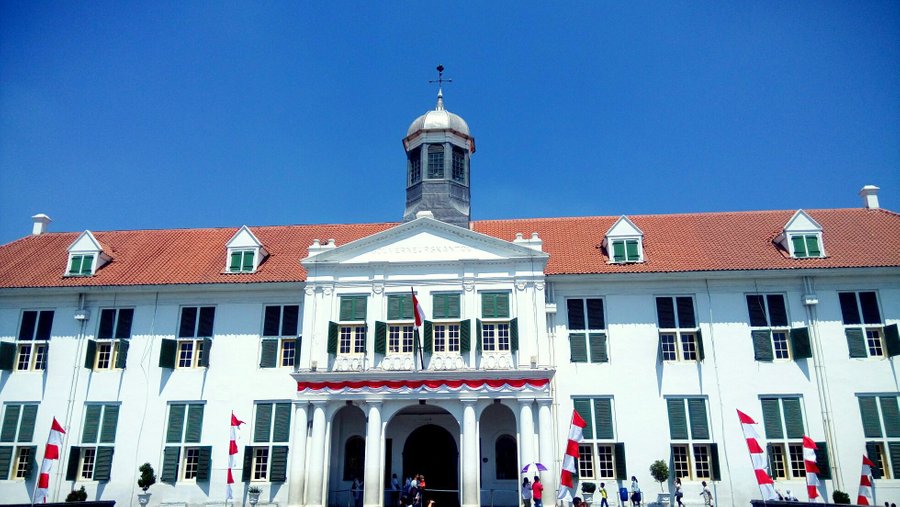 Berwisata sambil belajar sejarah..