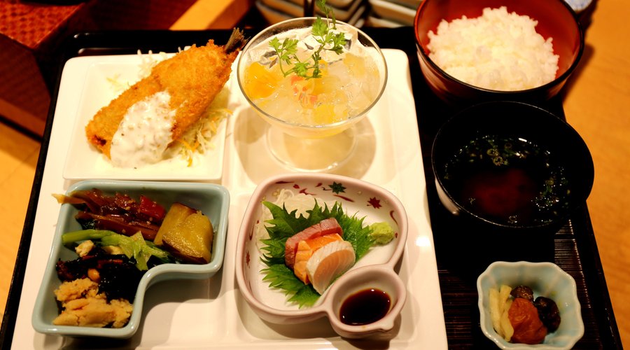 食事　ランチ
