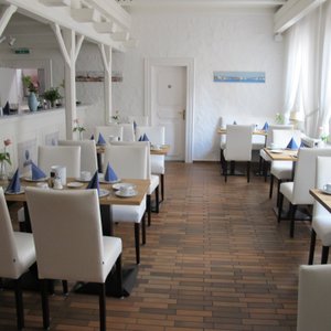 the breakfast room