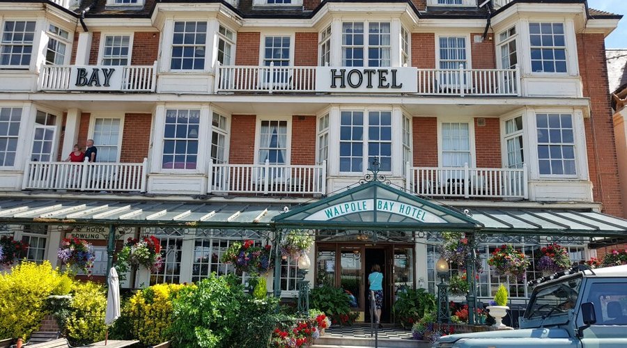 Genteel hotel lovely museum and art gallery.  A lovely walk or cycle ftom there alongside the se