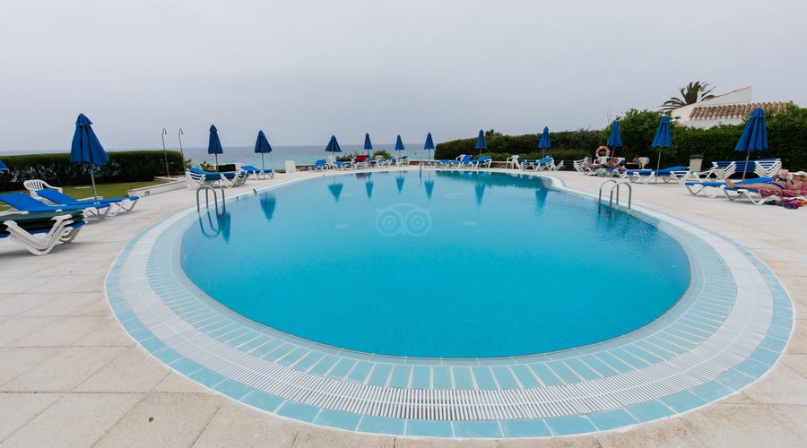 The Pool at the Vistamar Apartments