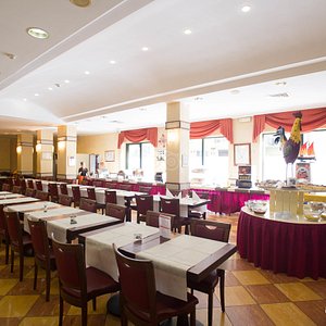 Hotel Dei Platani in Miramare, image may contain: Restaurant, Indoors, Cafeteria, Dining Table