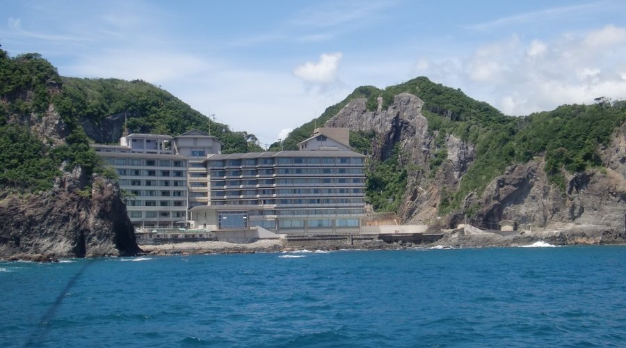 海側から見た日昇館
