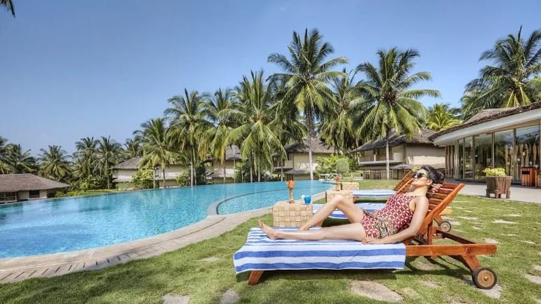 Blue Bay - infinity pool