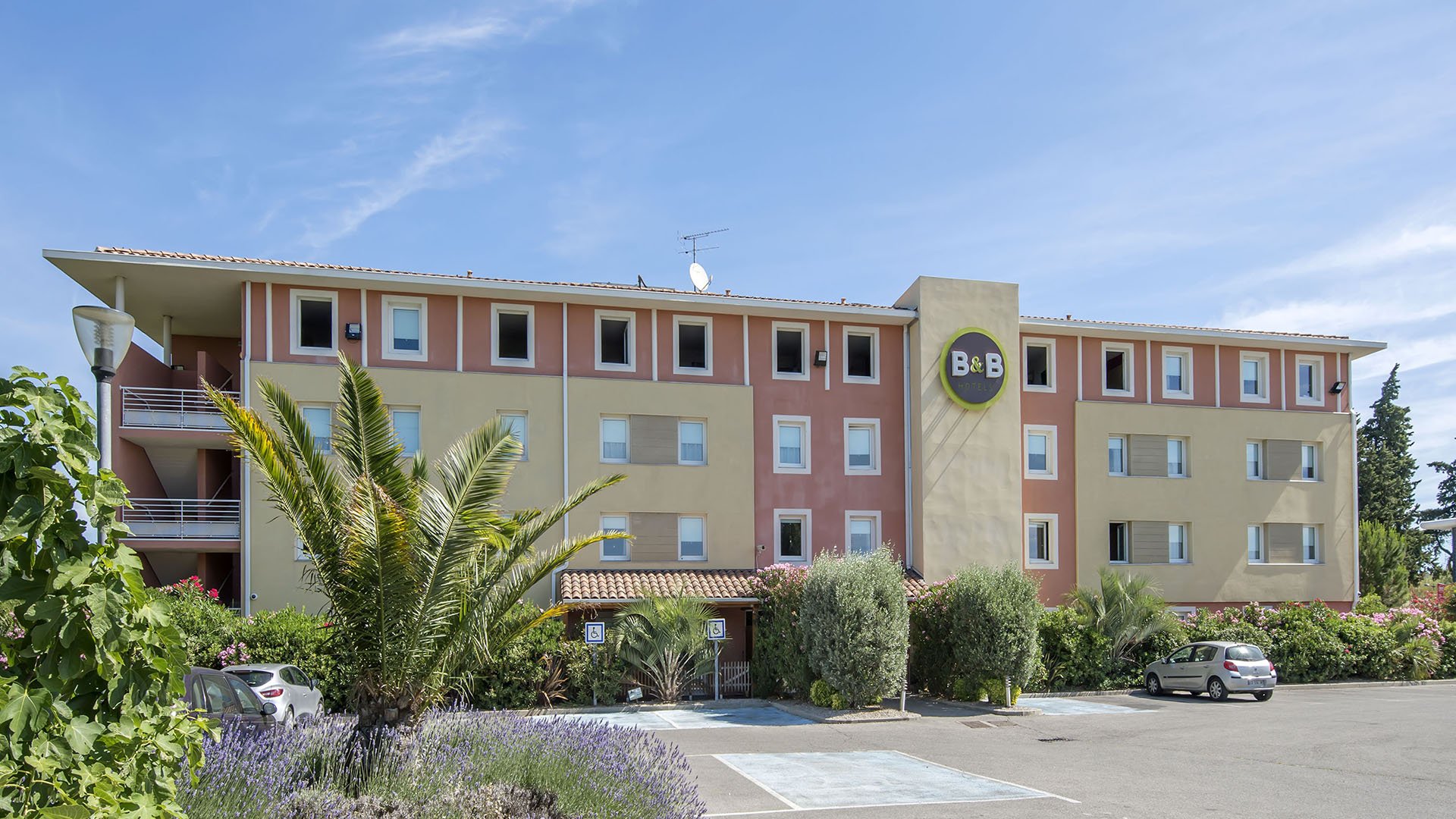 B&B HOTEL Salon-De-Provence : Tarifs 2023 Et 140 Avis