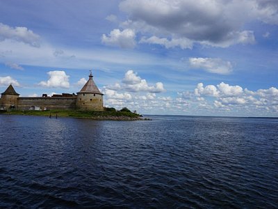 Парикмахерские, пгт Имени Морозова. Адреса городских мест с номером телефона и режимом работы