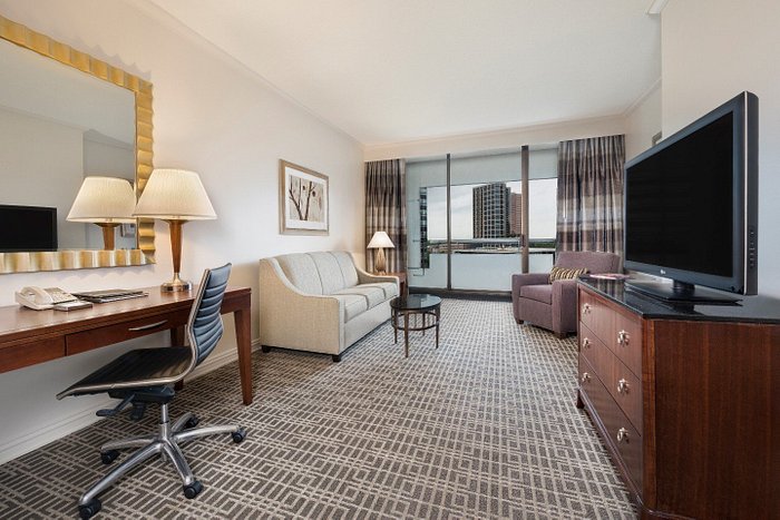 HILTON HOUSTON GALLERIA AREA HOTEL: BOOK YOUR STAY IN HOUSTON AND ENJOY  GREAT RATES