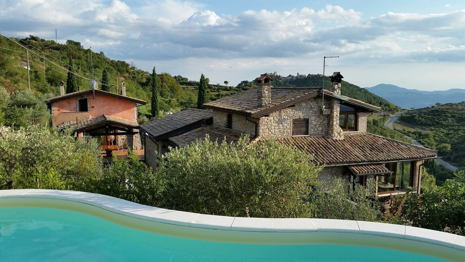 IL CASALE DELLE GINESTRE B&B (Castel San Pietro Romano, Roma): Prezzi ...