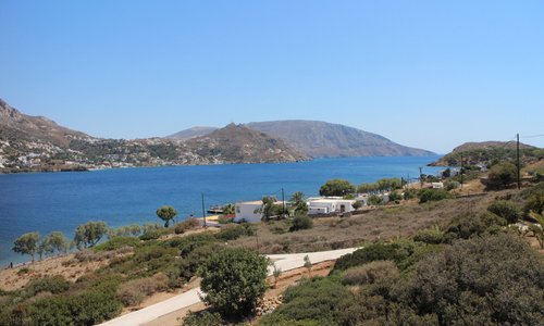 Utsikt mot byn samt Kalymnos från min balkong.