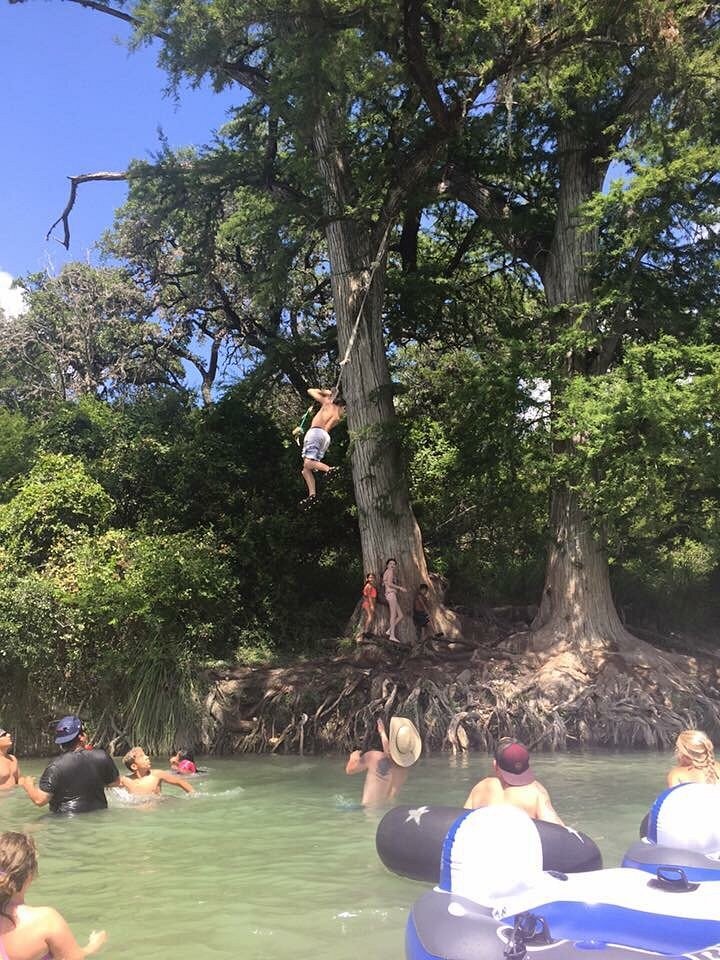 Floating the Frio River, Frio River Tubing