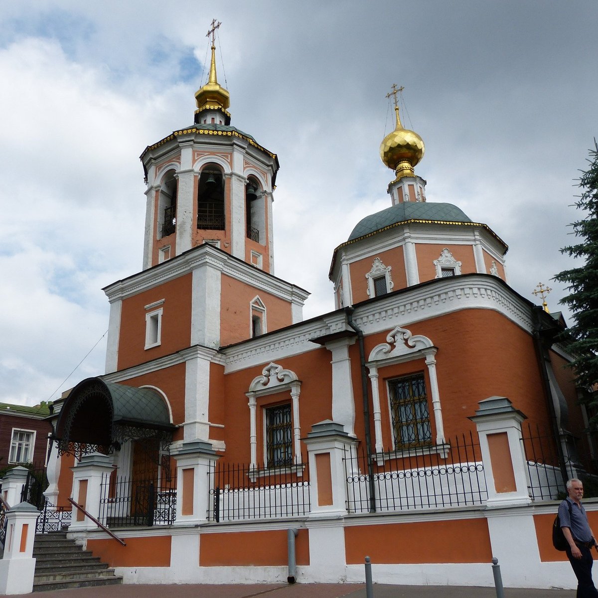 Храм Живоначальной Троицы при Московском Подворье Свято-Троицкой Сергиевой  Лавры, Москва - Tripadvisor