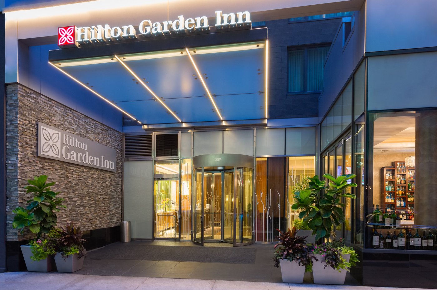 HILTON GARDEN INN NEW YORK/CENTRAL PARK SOUTH-MIDTOWN WEST $178 ...