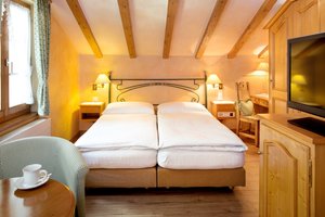 Room & Suite