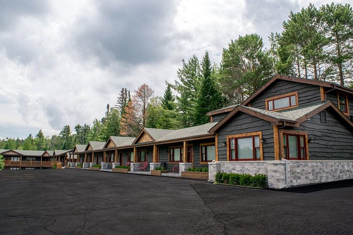 https://dynamic-media-cdn.tripadvisor.com/media/photo-o/0c/7f/b4/1f/lake-placid-inn.jpg?w=700&h=-1&s=1