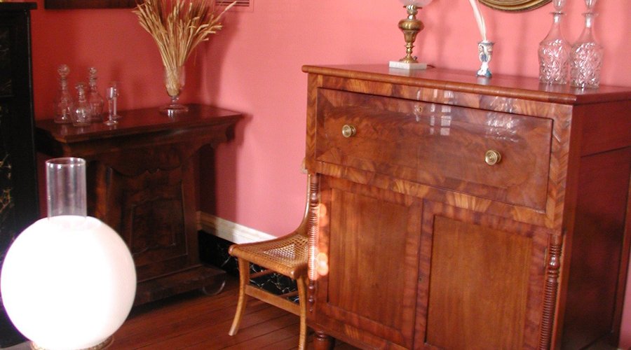 The Gentlemen's Library