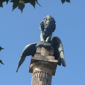 o-topo-do-monumento-aos.jpg?w=300&h=300&s=1