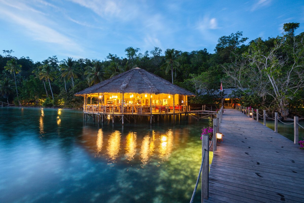 Papua Explorers Resort Restaurant: Pictures & Reviews - Tripadvisor